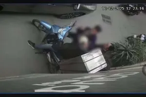 Công an xác minh clip tài xế xe Lexus hành hung nam shipper