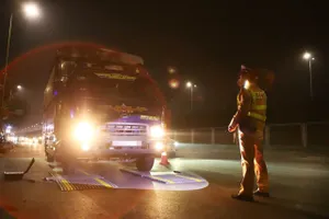 Trưởng phòng CSGT Hà Nội trực tiếp chỉ đạo xử lý xe vi phạm trong đêm