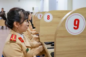 Ngành công an không cấp, đổi giấy phép lái xe qua điện thoại