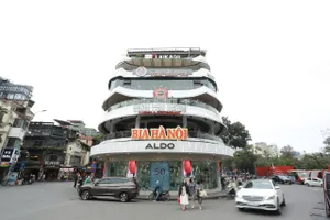 Cận cảnh tòa nhà ‘hàm cá mập’ sắp phá bỏ ở Hà Nội