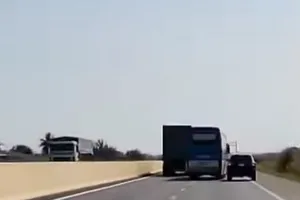 Xử phạt tài xế xe khách chuyển làn đột ngột trên cao tốc Phan Thiết - Dầu Giây