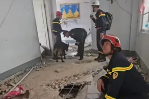 Video Đoàn công tác Bộ Công an thực hiện nhiệm vụ tìm kiếm cứu nạn tại Myanmar