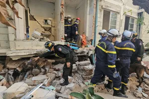 2 cảnh khuyển hỗ trợ đoàn cứu hộ Bộ Công an tìm kiếm nạn nhân ở Myanmar