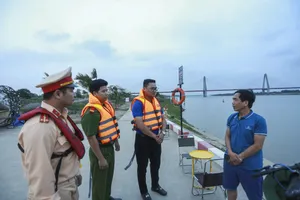 Cảnh sát đường thủy Hà Nội tăng cường tuần tra, tuyên truyền phòng chống đuối nước