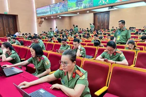 Công an Hà Nội chủ động học tập, vững bước chuyển đổi số 