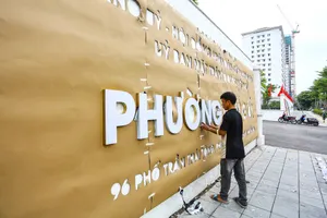Hình ảnh phường, xã ở Hà Nội thay biển tên trước ngày vận hành bộ máy hành chính mới