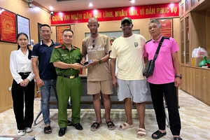 Công an Việt Nam tìm thấy điện thoại đánh rơi của sĩ quan cảnh sát Ả Rập