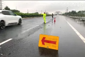 Cấm đường cao tốc để bảo đảm an toàn khi bão số 10 vào đất liền