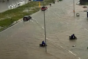 Cảnh báo về an toàn giao thông trên cao tốc do ảnh hưởng bão số 10