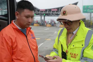 Lãnh đạo Cục CSGT có mặt tại các cao tốc trọng điểm để kiểm tra xe khách