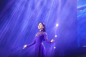 Lệ Quyên chi bạc tỉ để dát vàng vé đêm nhạc