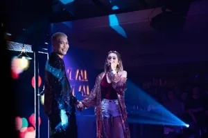 Màn khoá môi ngọt ngào trong đêm Valentine Trắng tại Sài Gòn