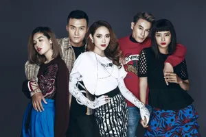 26 tiếng liên tục Minh Hằng quay cuồng với 60 bộ trang phục