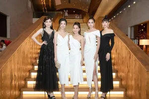 Dàn hoa hậu 'náo loạn' thảm đỏ tại một sự kiện thời trang