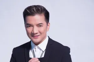 Ca sĩ Đàm Vĩnh Hưng ‘quẩy’ tưng bừng cùng dàn sao V-biz