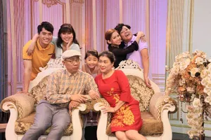 52 tuổi, nghệ sĩ Trung Dân vẫn bị người cha 97 tuổi ‘cú đầu’