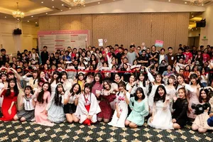 Khoảnh khắc khó quên của SGO48 tại sự kiện bắt tay ở Hà Nội 