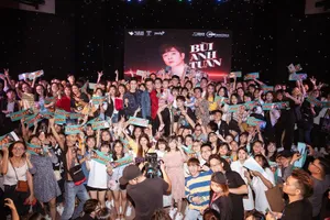 Bùi Anh Tuấn khóc rồi cười trước tình cảm của 1.000 khán giả 
