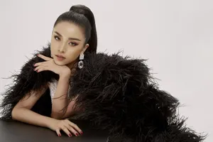 Không còn bánh bèo Thúy An lột xác quyến rũ trong bộ ảnh mới 