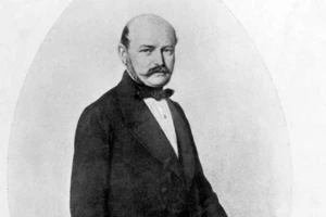 Google Doodle vinh danh bác sĩ Ignace Semmelweis