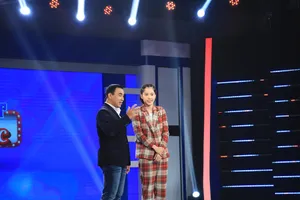 Nam Em trách chị Nam Anh bỏ rơi mình trong lúc bế tắc