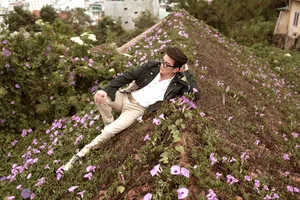 Đàm Vĩnh Hưng chụp ảnh ở Đà Lạt tiết lộ dự án mới