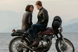 'Mãi bên em' câu chuyện tình ngọt ngào của màn ảnh tháng 8