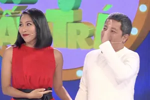 Hoàng Mèo chơi xỏ Khánh Ngọc tại Siêu nhí đấu trí