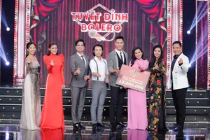 Danh ca Ngọc Sơn khuyên Quỳnh Như đi thi nhớ mang theo 'thính'