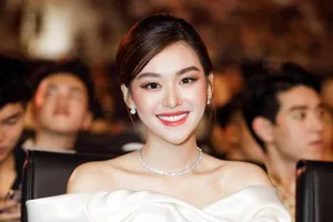 Á hậu Tường San lên xe hoa ở tuổi 20