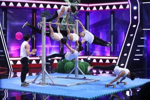 Trường Giang, Hari Won bất ngờ với môn thể thao đường phố 