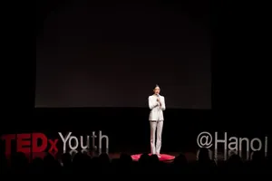 Lương Thuỳ Linh làm diễn giả bằng tiếng Anh