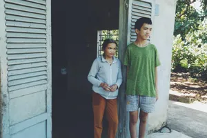 Người mẹ bị chất độc da cam bật khóc khi có ý định bỏ con