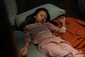 Hé lộ những phân cảnh phim Bóng đè đầu tiên đầy rùng rợn