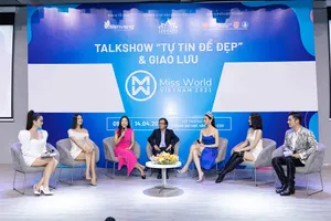 Lương Thùy Linh gây náo loạn với sinh viên Đại học Văn Lang 