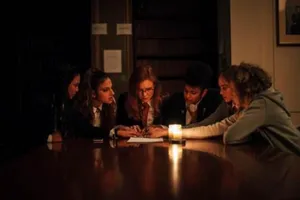 Suki Waterhouse tham gia phim kinh dị mới 