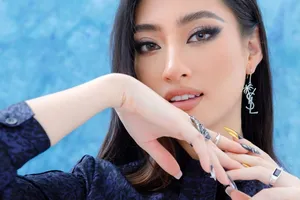 Lương Thùy Linh diện cây đồ hiệu, thả dáng bên cún cưng