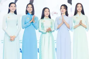 Dàn Hoa, Á hậu thanh lý quần áo ủng hộ Quỹ vaccine phòng COVID-19