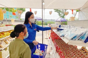 Đỗ Hà kêu gọi thiện nguyện ủng hộ lực lượng tuyến đầu chống dịch