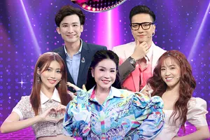 Chế Nguyễn Quỳnh Châu cực xinh đẹp khi ghi hình online 'Ca sĩ bí ẩn'