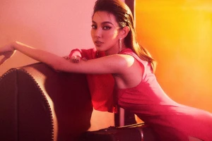 Thùy Tiên hé lộ bản vẽ trang phục bán kết 'Miss Grand International' 2021