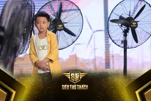 Cậu bé 7 tuổi nghe tiếng gió từ quạt với đôi tai thách thức mọi giới hạn