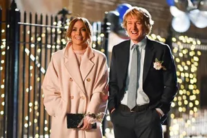 Jennifer Lopez và Owen Wilson đôi đũa lệch hoàn hảo của Marry Me