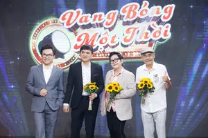 Dàn nghệ sĩ và đạo diễn vở 'Lôi vũ' hội ngộ tại Vang bóng một thời