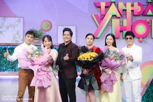 Ca sĩ Chế Thanh hạnh phúc khi 'mang tiền về cho vợ' 