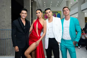 Thảm đỏ show thời trang 'The Glory'