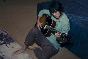 Hakoota Dũng Hà gây ấn tượng với chất giọng tự sự ở MV nhạc phim 'Kẻ thứ ba' 