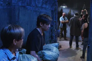  Duy Kha cho đàn em tóm cổ Chín đưa vào địa ngục trần gian