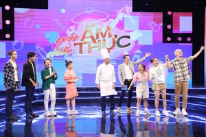 Bất ngờ trước màn tắm trắng, gội đầu bằng bột của BB Trần, Hải Triều