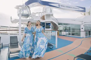 Á hậu Phương Anh, Ngọc Thảo đọ dáng trên du thuyền